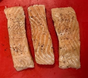 Salt_pepper_seasoned_salmon_fillets